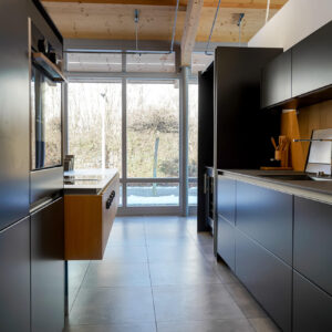 Designküche mit Insel anthrazit