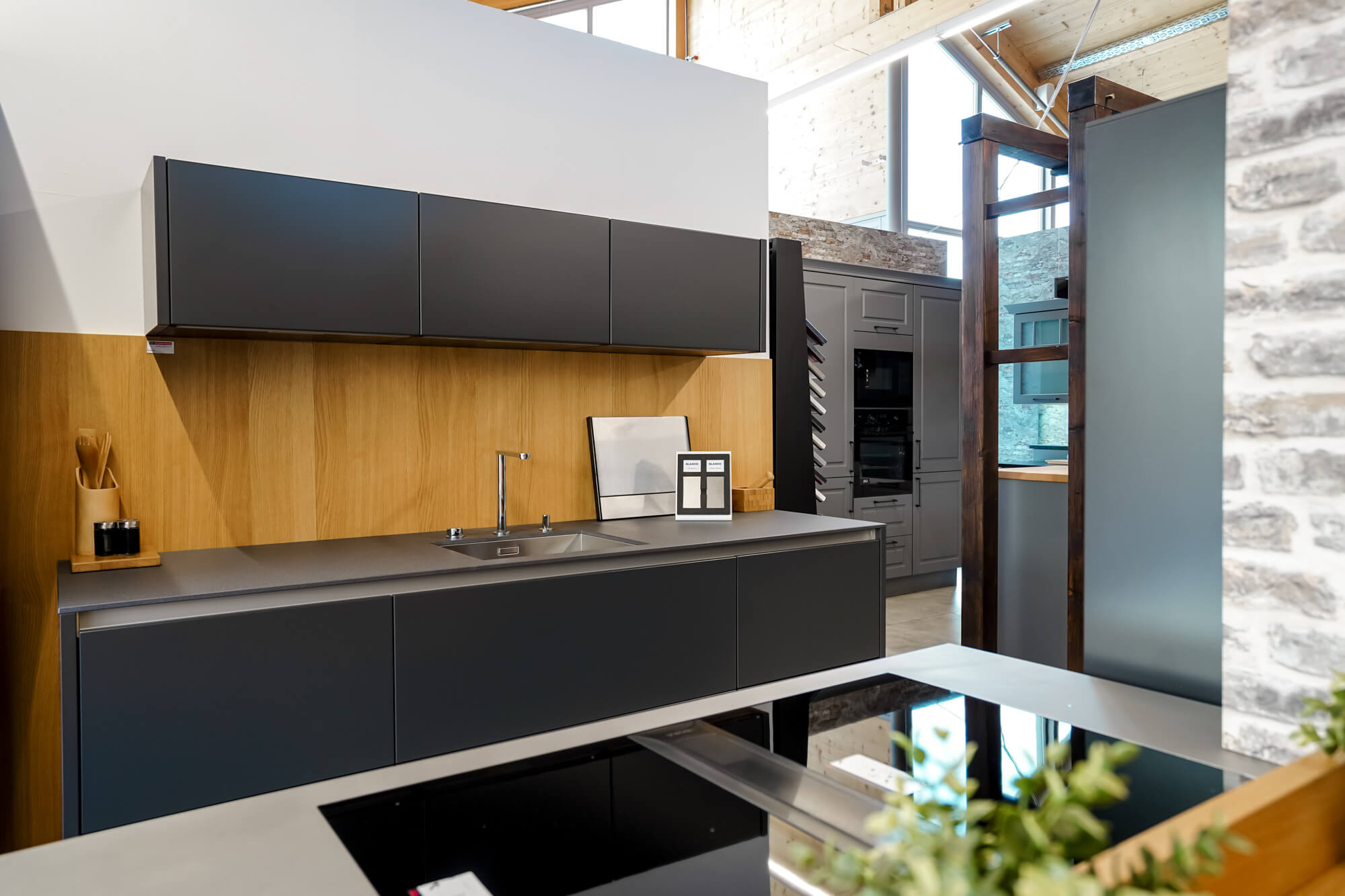 Designküche mit Insel anthrazit – Bild 2