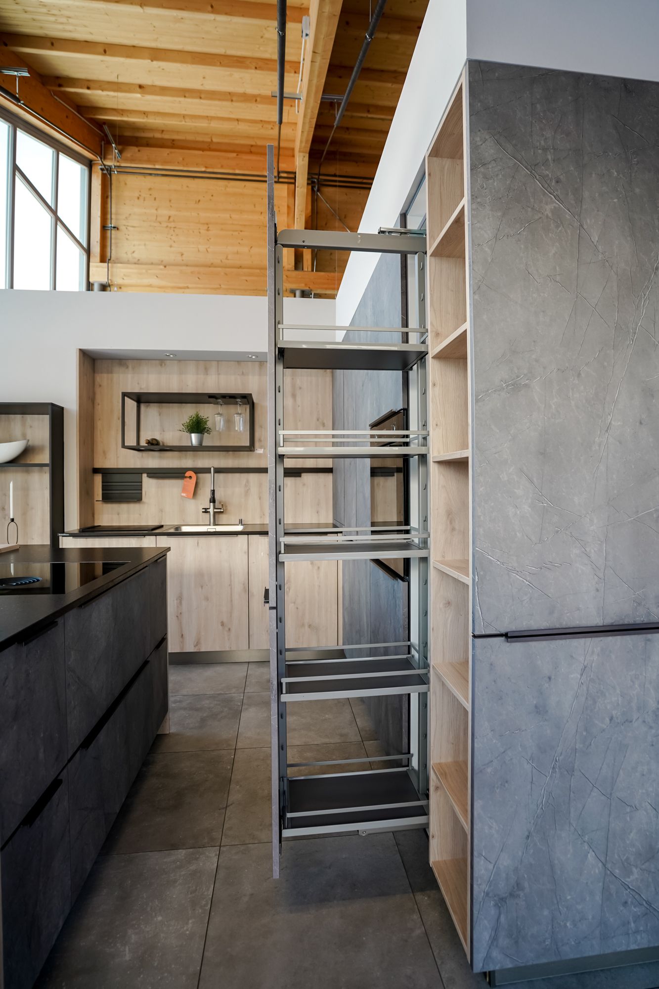 Inselküche modern Betonoptik grau – Bild 4