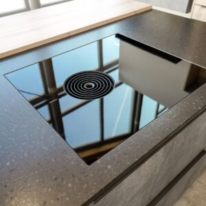 bora moderne-inselkueche-betonoptik-holz-bora-kochfeld
